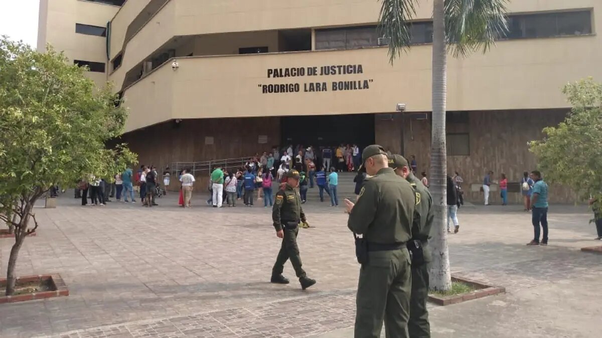 [AUDIO] Plantón pacifico frente al Palacio de Justicia en Neiva
