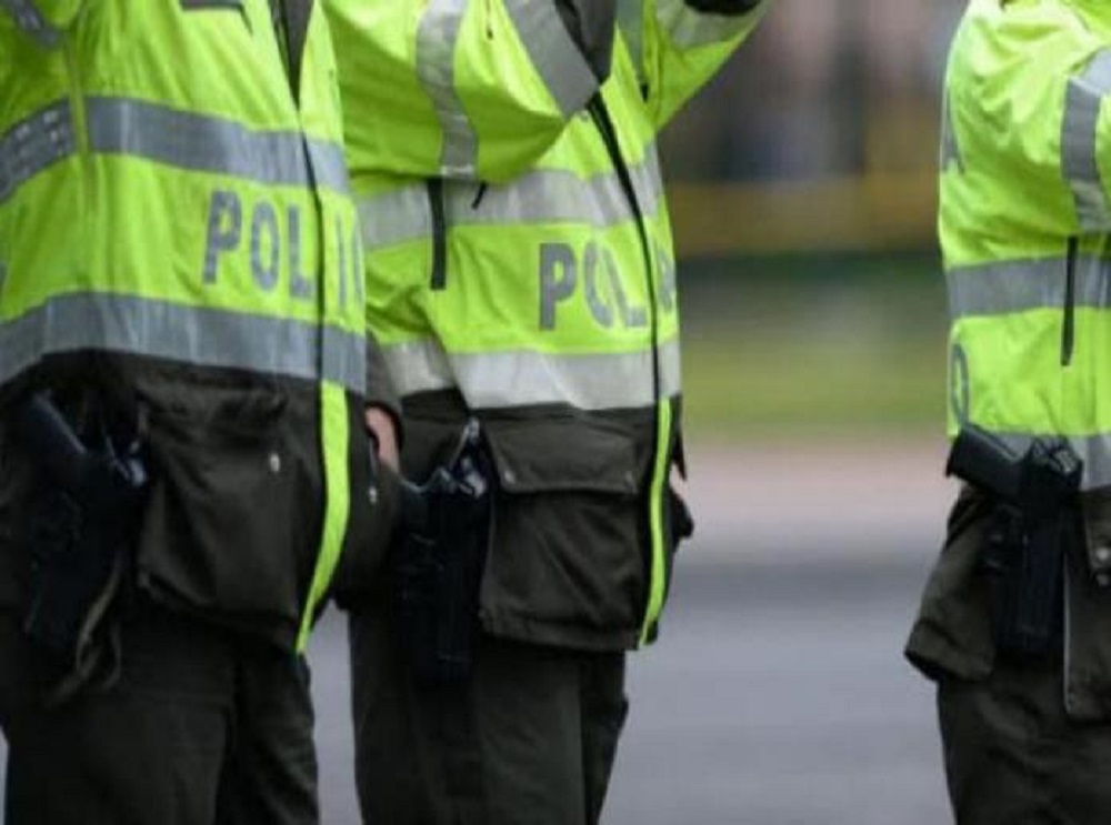 Un policía herido, por  golpe con una botella