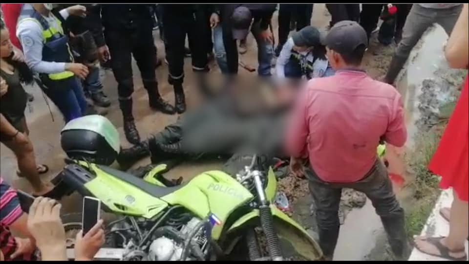 Un policia muerto y otro gravemente herido.