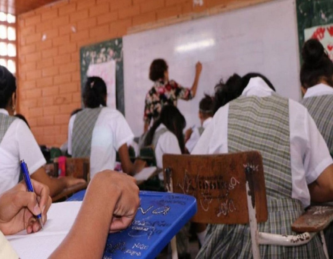 Preocupación por homicidios y desplazamiento de maestros.