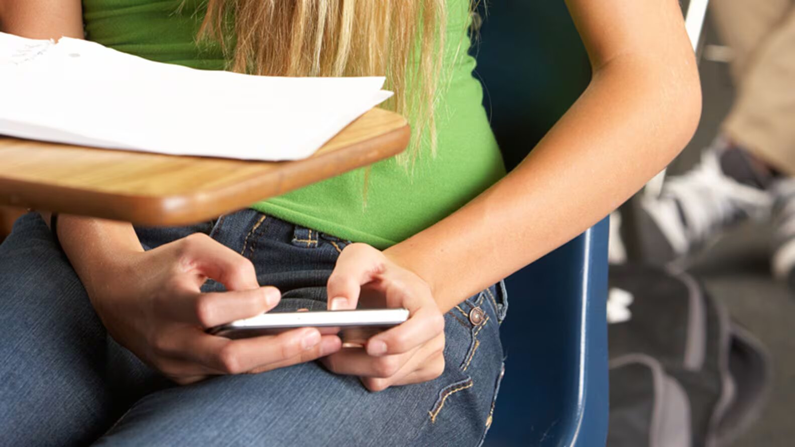 [AUDIO] Prohíben celulares en colegios de Bogotá