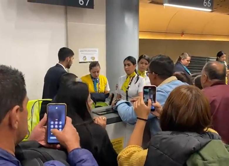 Viva air responderá por los tiquetes ya comprados?