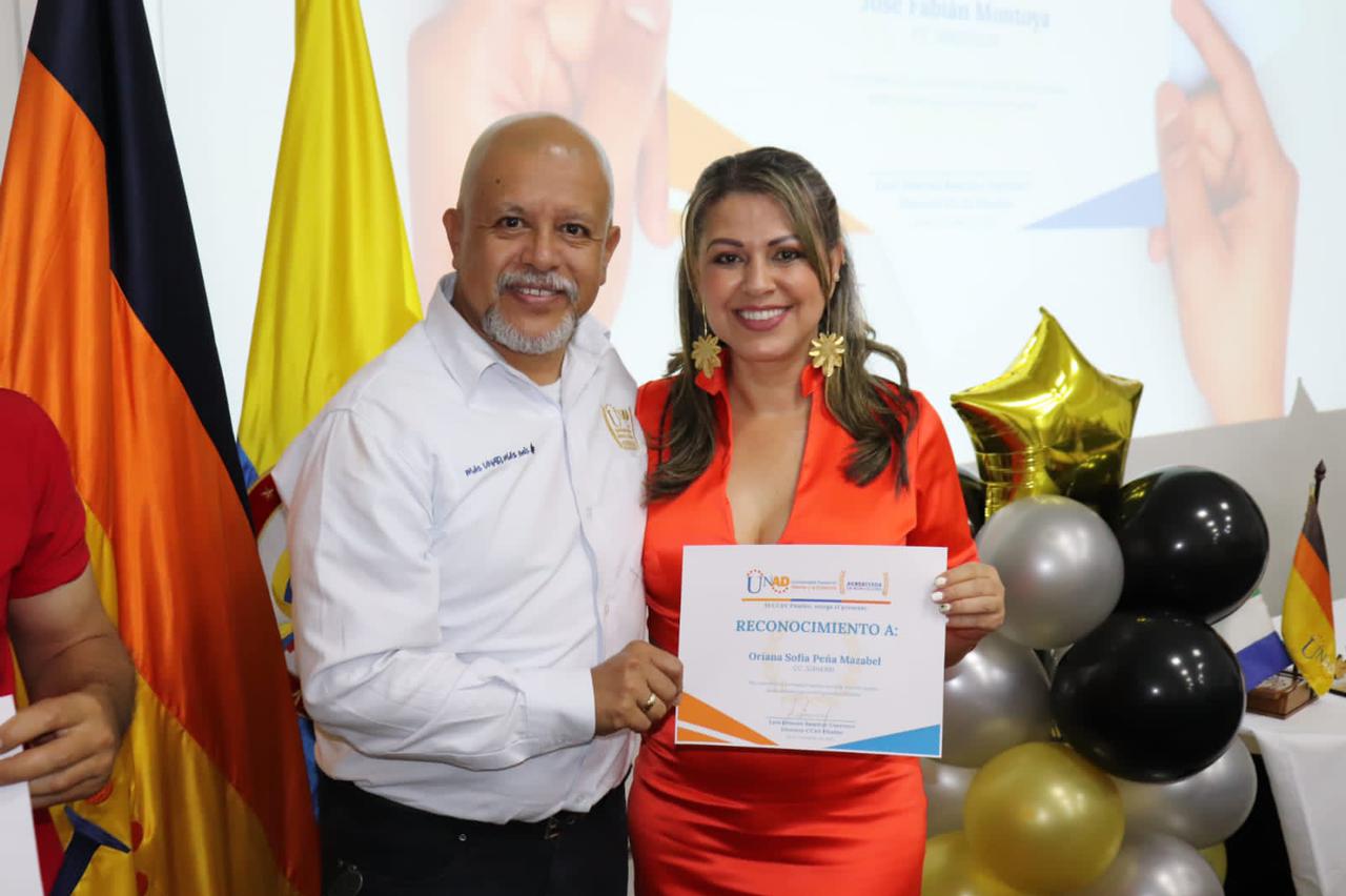 Gerente de la ESE Manuel Castro Tovar recibe reconocimiento de la UNAD Pitalito