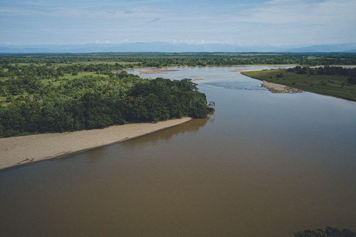 Embarcación naufragó en Río Orteguaza
