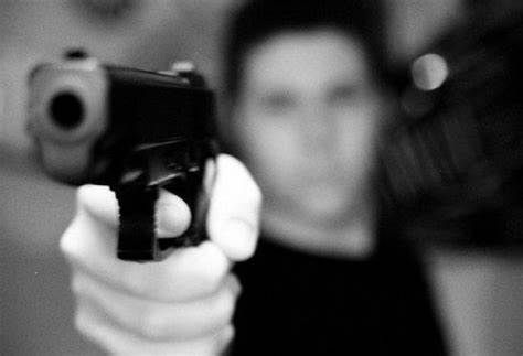 Un hombre herido a bala