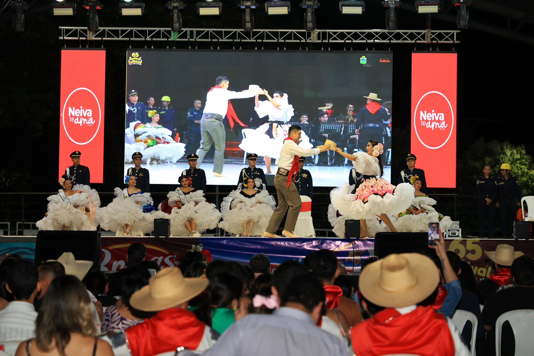 Neiva cerró sus rondas sampedrinas con una gran fiesta folclórica