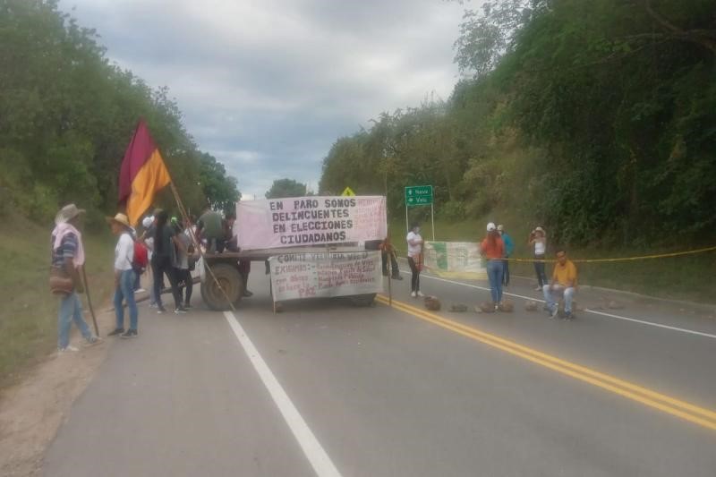 Taponamientos en la ruta 45 en el municipio de Natagaima - Tolima