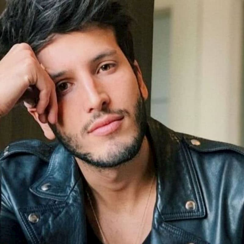 Sebastián Yatra, uno de los 50 hombres más bellos según la revista People