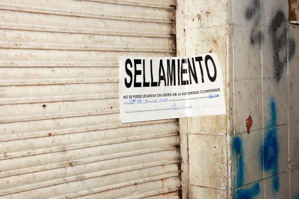 Sellamiento de tres lavaderos de motocicletas en el barrio San Luis.