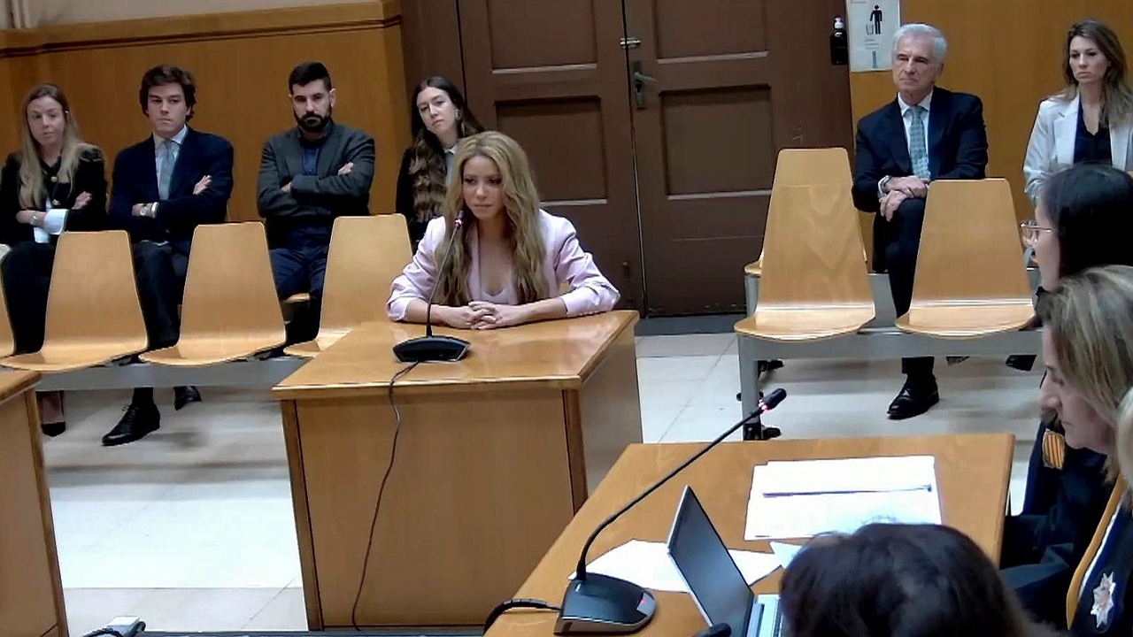 Shakira acepta acuerdo con la fiscalía española