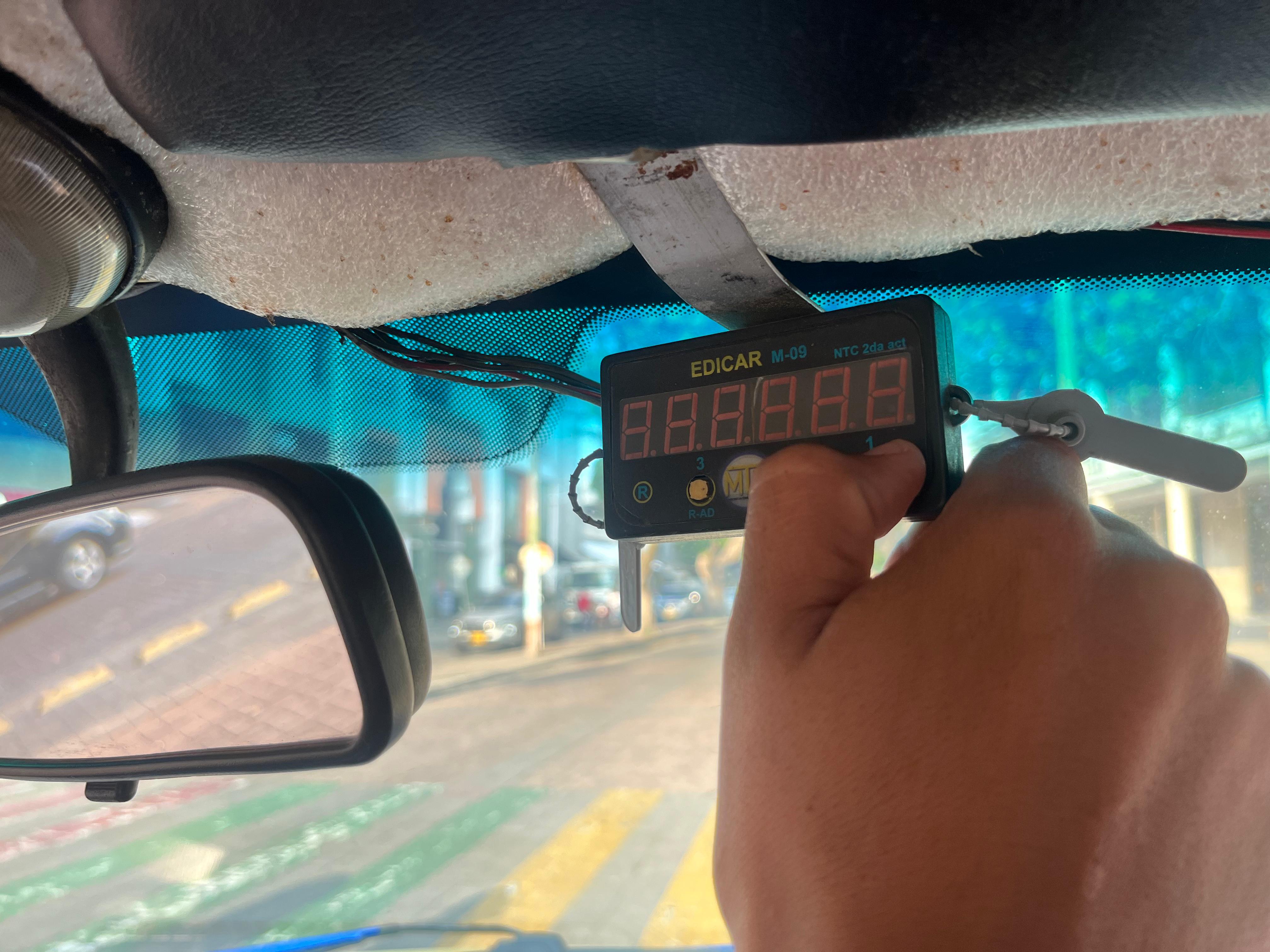 Así avanza proceso de recalibración de taxímetros en Neiva