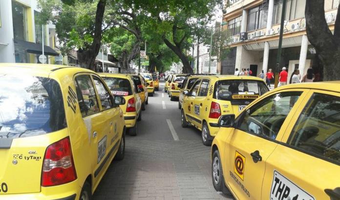 Avanzan capacitaciones para mejorar servicio de taxi