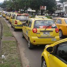 Taxistas en desacuerdo con nuevo decreto que incrementará $500 el valor de la carrera mínima.