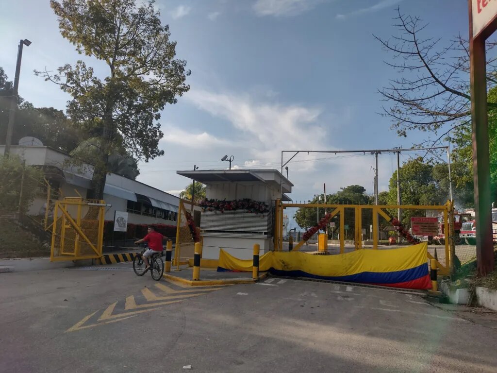 [AUDIO] Bloqueo en la planta Terpel del Venado en Neiva, genera desabastecimiento de combustible