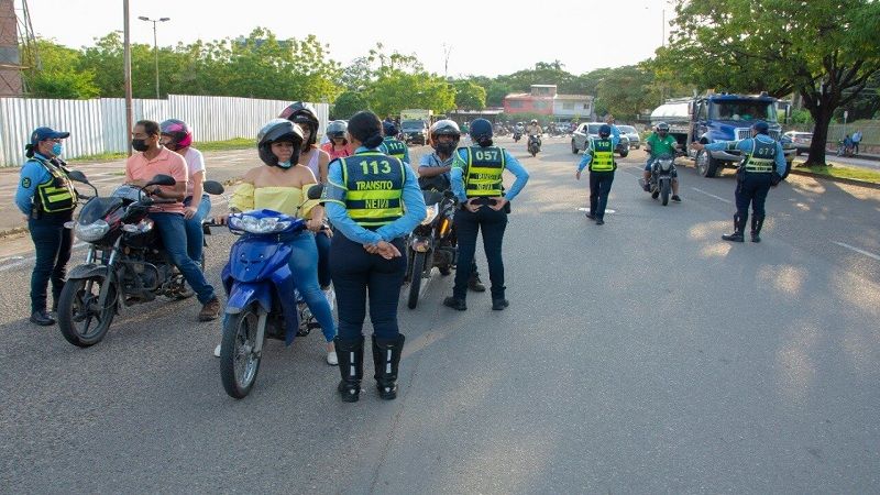 Aumentan agresiones a agentes de tránsito