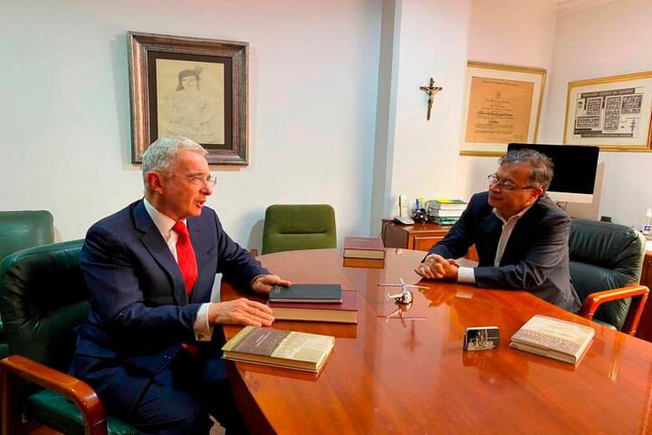 Petro y Uribe aclararon los puntos que los alejan en reforma a la salud