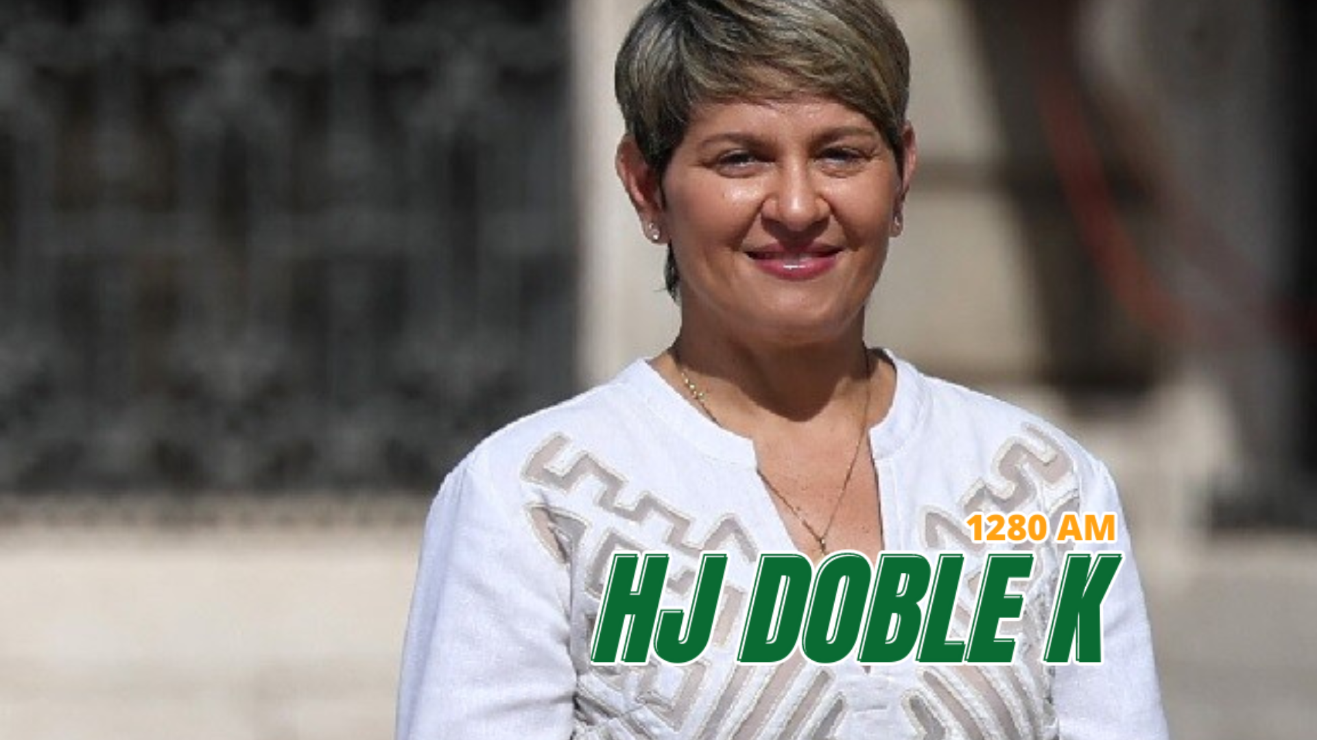 No más viajes de Verónica Alcocer por no ser funcionaria pública.