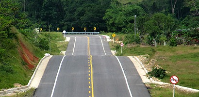 Avances en obras de mejoramiento vial en la región.