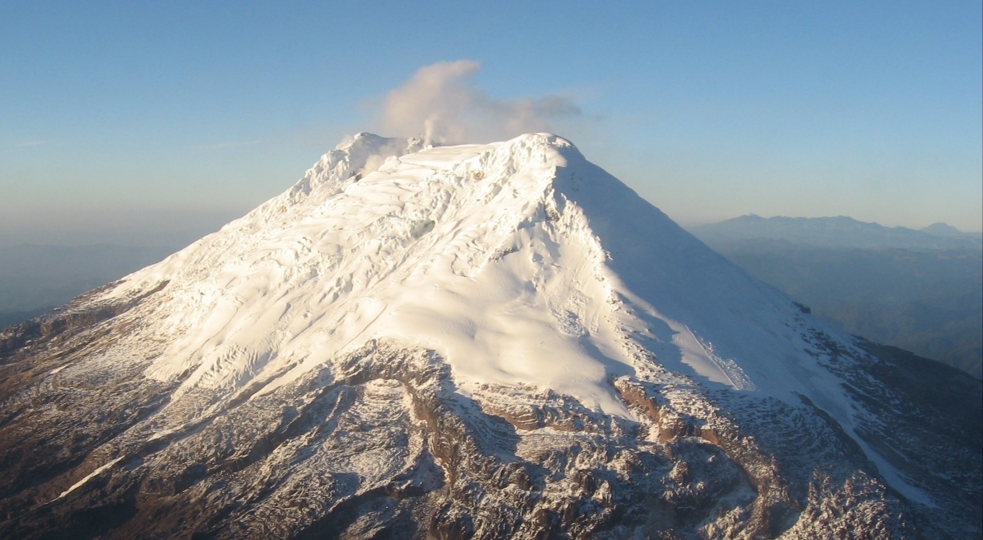 En Alerta Amarilla el volcán Nevado del Huila