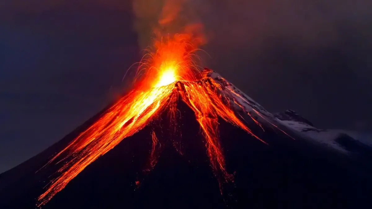 En Rusia volcán kliuchevskói entra en erupción